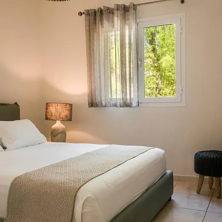 Thalassa Kefaloniaprivatevillas ヴィラ トラペザキ