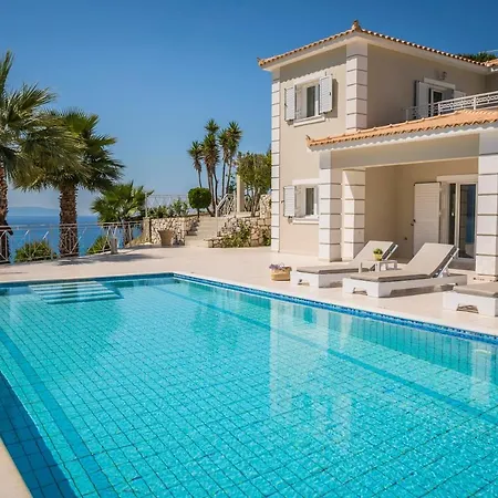 Thalassa Kefaloniaprivatevillas * トラペザキ